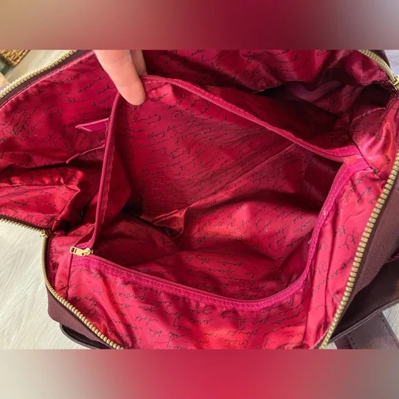 LULULEMON Wine Burgundy Duffle Gym Tote Bag. - Picture 7 of 15